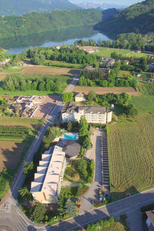 Hotel Bavaria レーヴィコ・テルメ エクステリア 写真