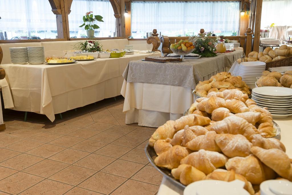 Hotel Bavaria レーヴィコ・テルメ エクステリア 写真