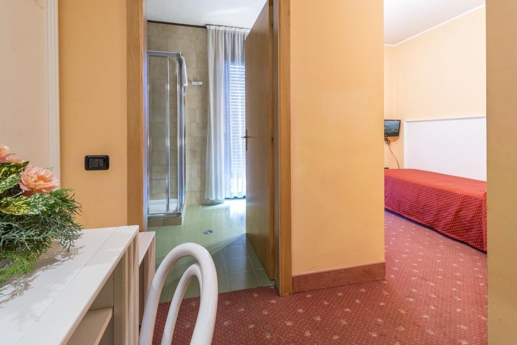 Hotel Bavaria レーヴィコ・テルメ エクステリア 写真